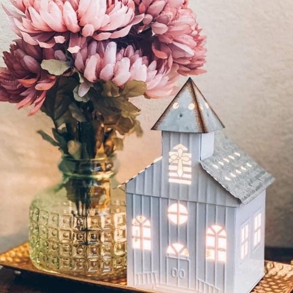 Scentsy Little Church Warmer - Picture 1 of 2